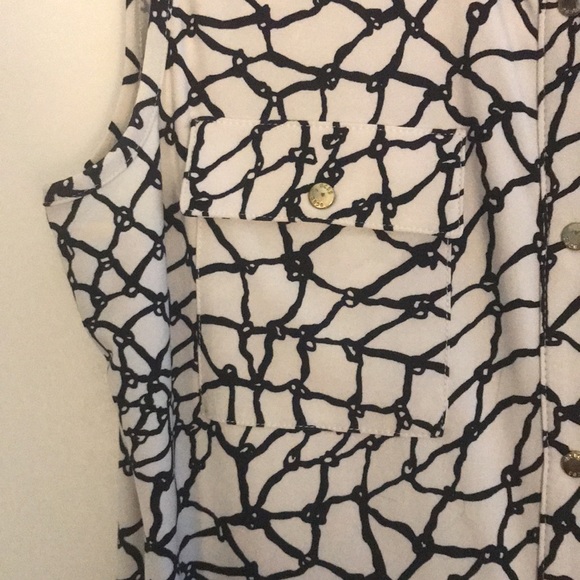 Summer blow Out $14!! Bcbg max azaria sleeveless button down blouse - Picture 5 of 8